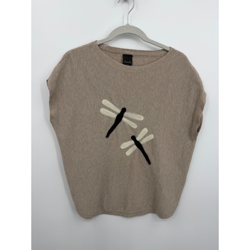 Aaeda Dragonfly Applique Knit Sweater Top Womens‎ Medium Tan Short Sleeve Cap